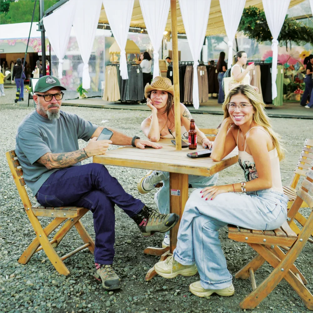 claq-pop-up-medellin-feria-de-marcas-locales-emprendimientos-6