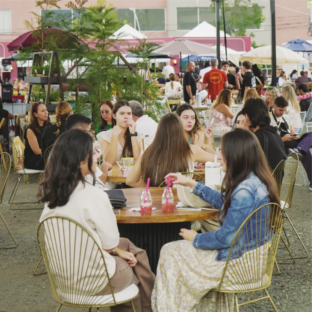 claq-pop-up-medellin-feria-de-marcas-locales-emprendimientos-7
